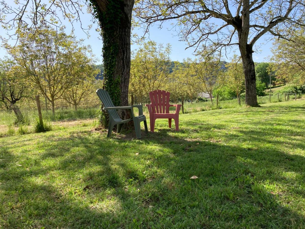 Gite Les Cles Des Champs Cote Jardin Lacave  Exterior photo