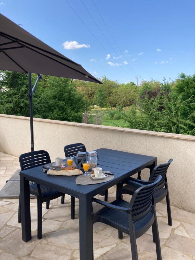 Gite Les Cles Des Champs Cote Jardin Lacave  Exterior photo